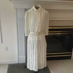 Women,s B G B Ivory, 3/4 Sleeve, Pleated Skirt Dress